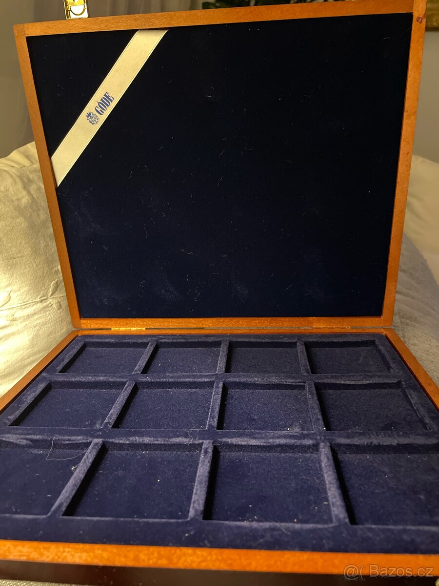 KRÁSNÁ ETUJE,dřevo a samet,NĚMECKO - 3