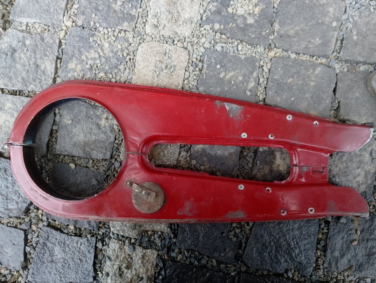 Jawa 250, 350 panelka kryt řetězu - 3