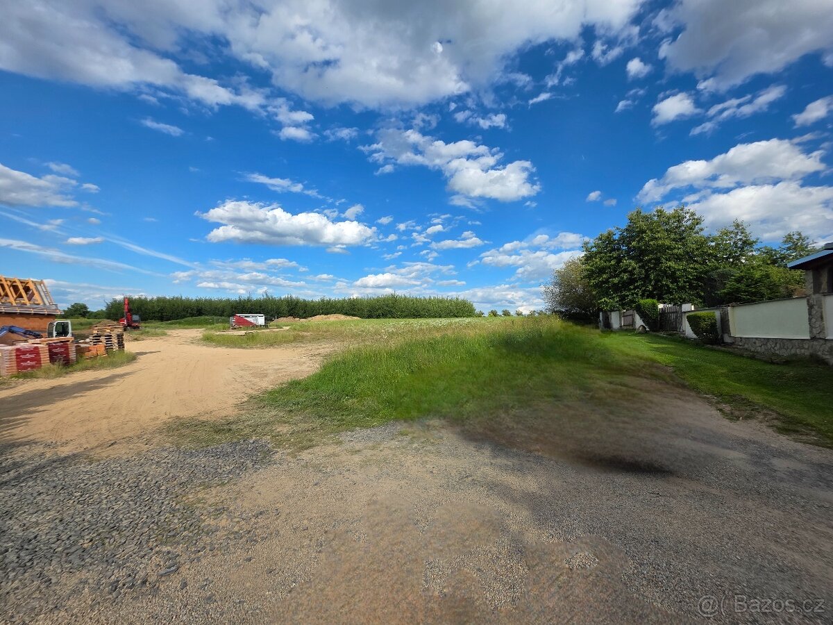 Prodej stavebního pozemku 3220 m² Strančice - Sklenka - 3