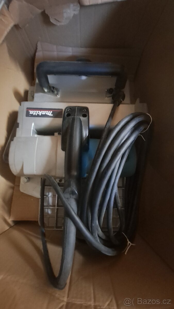 Hoblík tesařský Makita KP312S - 3