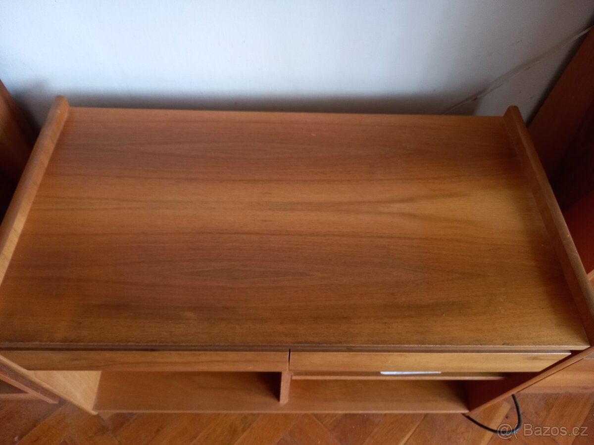 Televizní stolek - 3