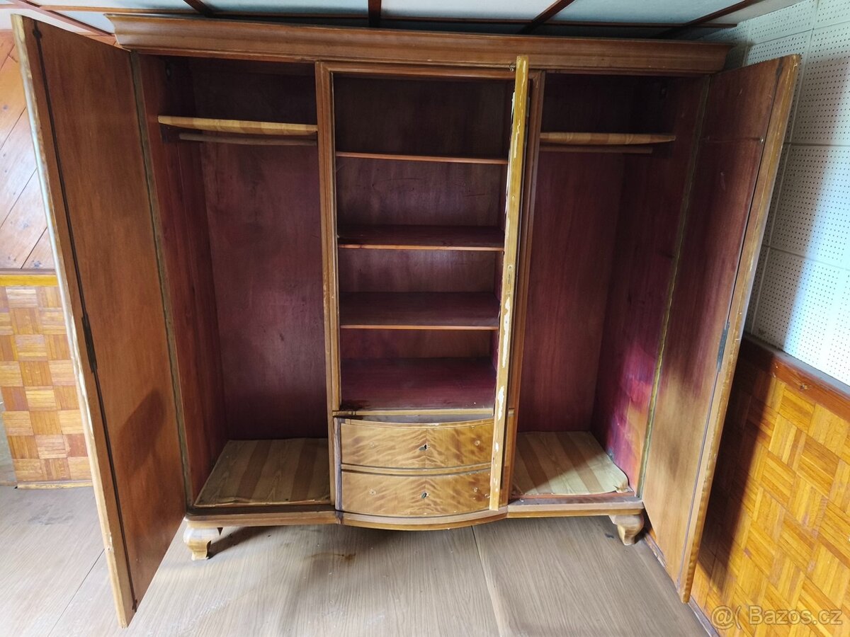 Historický nábytek - 3