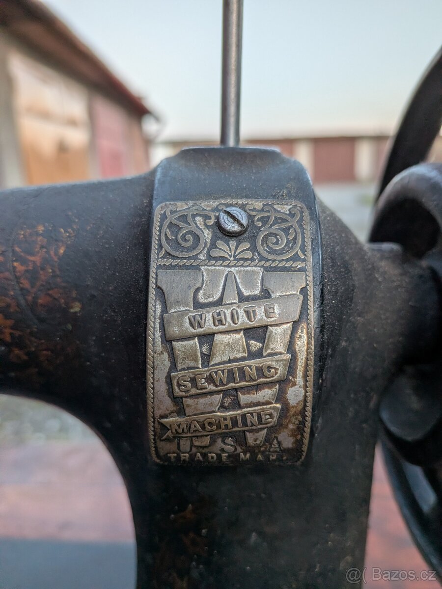 Prodám šicí stroj White - 3
