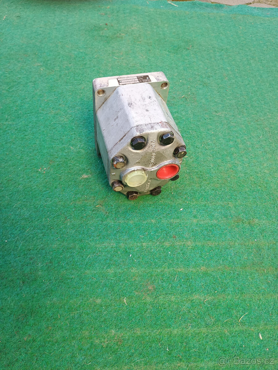 zetor Crystak hydraulické čerpadlo - 3