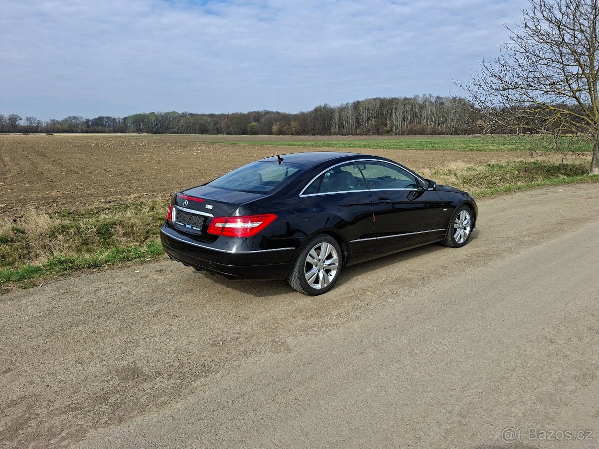 Mercedes-Benz E220 Coupé AMG - 3