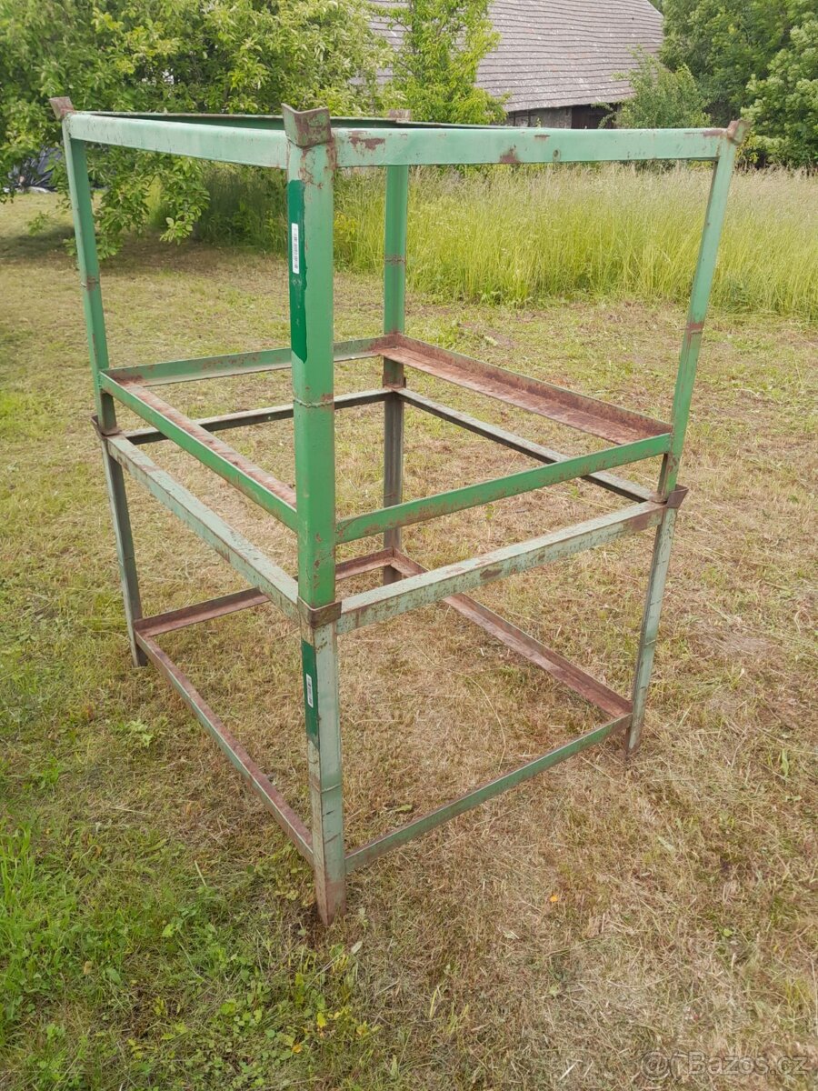 Podstavec pod IBC - 3