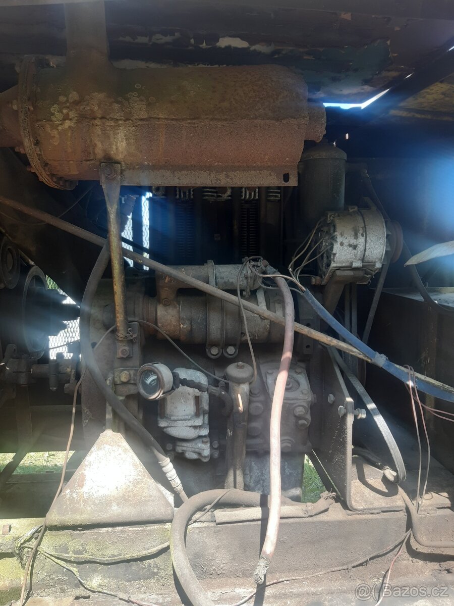 Nakladač T 174 - 3