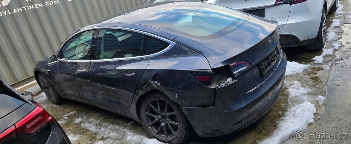 Tesla Model 3 Standard Range Plus RWD SR+ - 3
