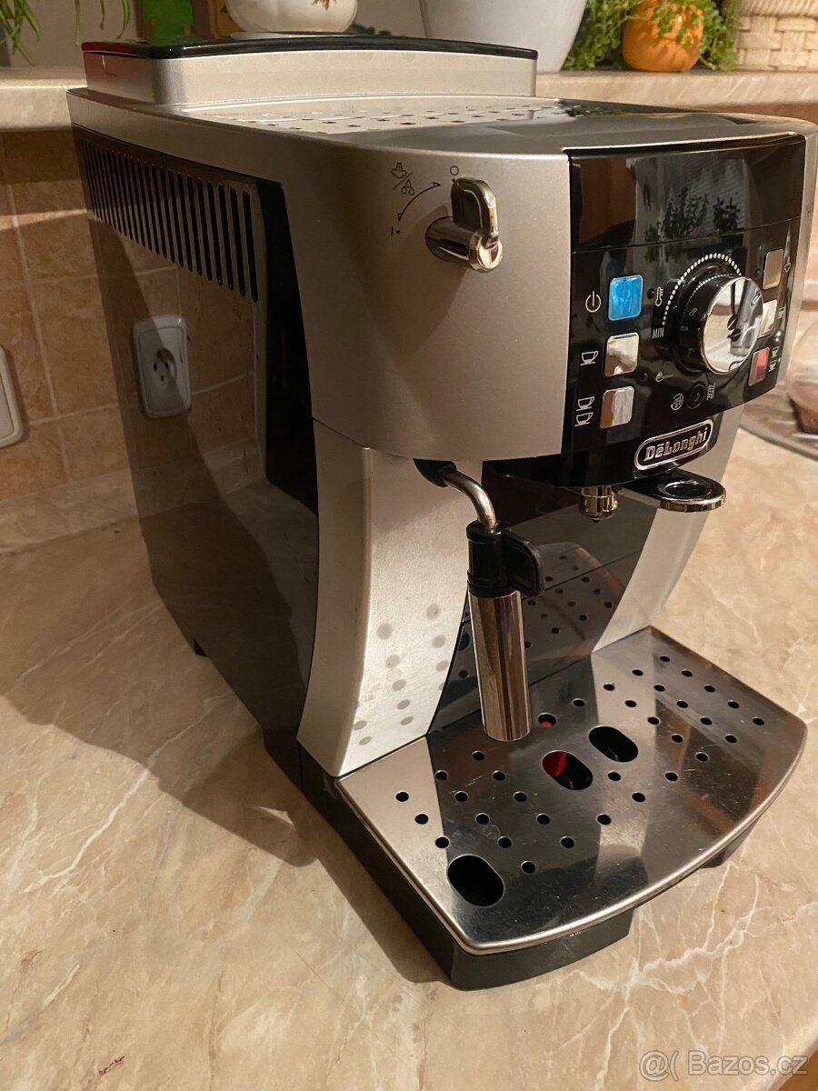 Delonghi Magnifica S - 3