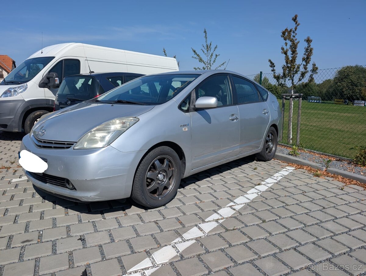 Toyota Prius - 3