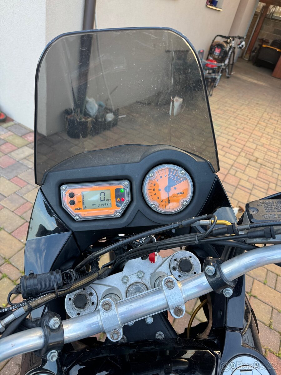 KTM 950