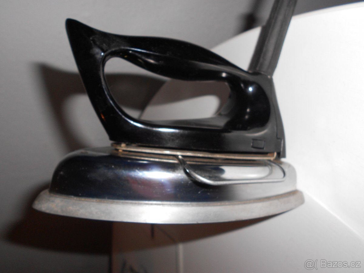 Prodám cestovní retro žehličku - 3