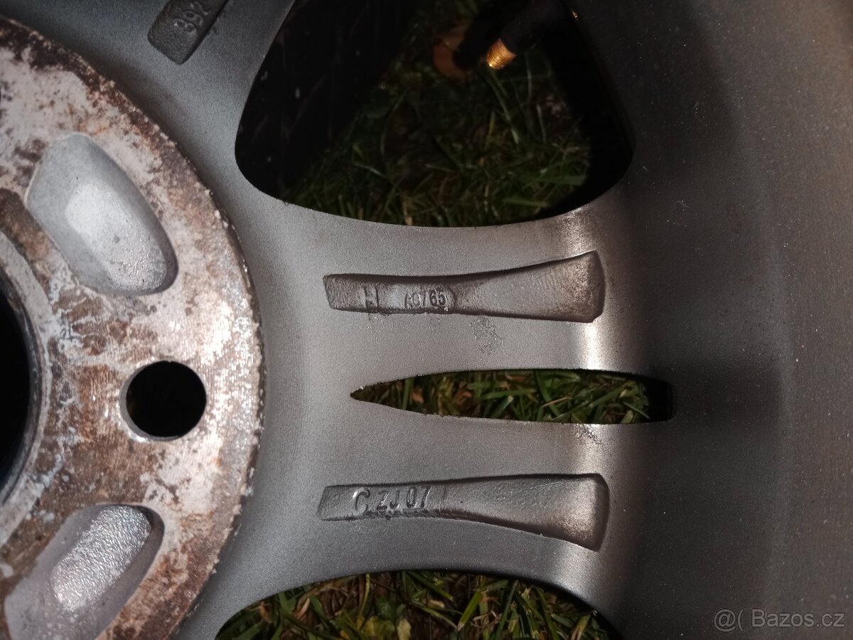 Sleva ALU zimní kola R16 215/65 et40 Nissan hyundai - 3