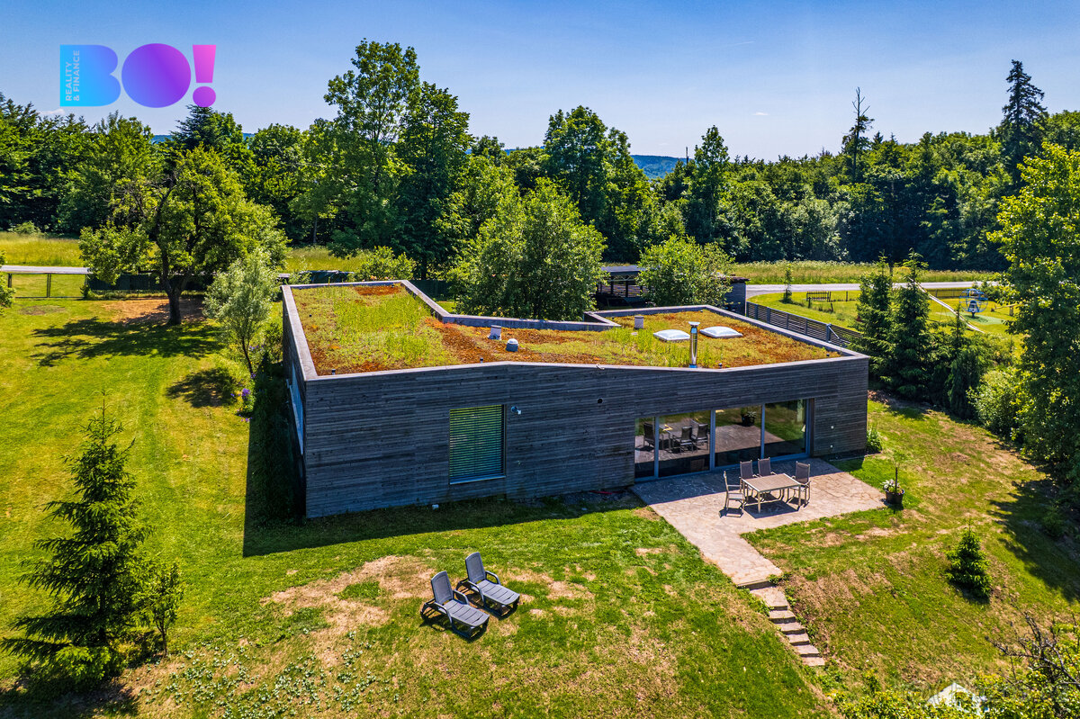 Prodej vily 196 m², pozemek 6 428 m², Na Trojáku, Rajnochovi - 3