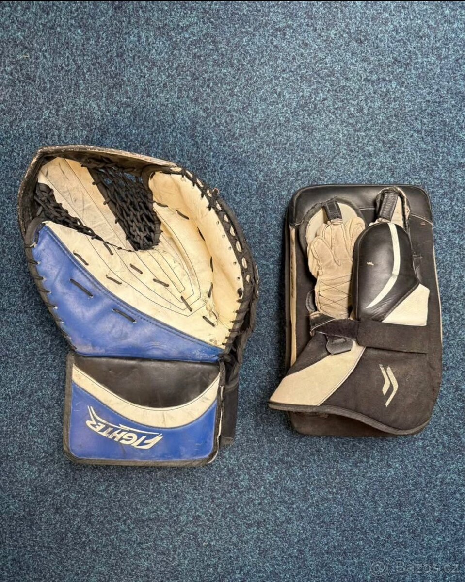 Retro hokejová výstroj - 3