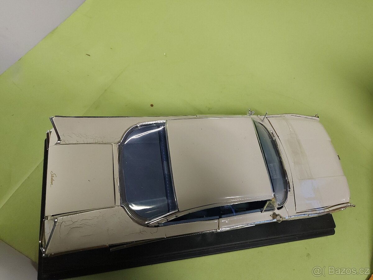 1:18 Ford Starliner 1960, firma ERTL - 3