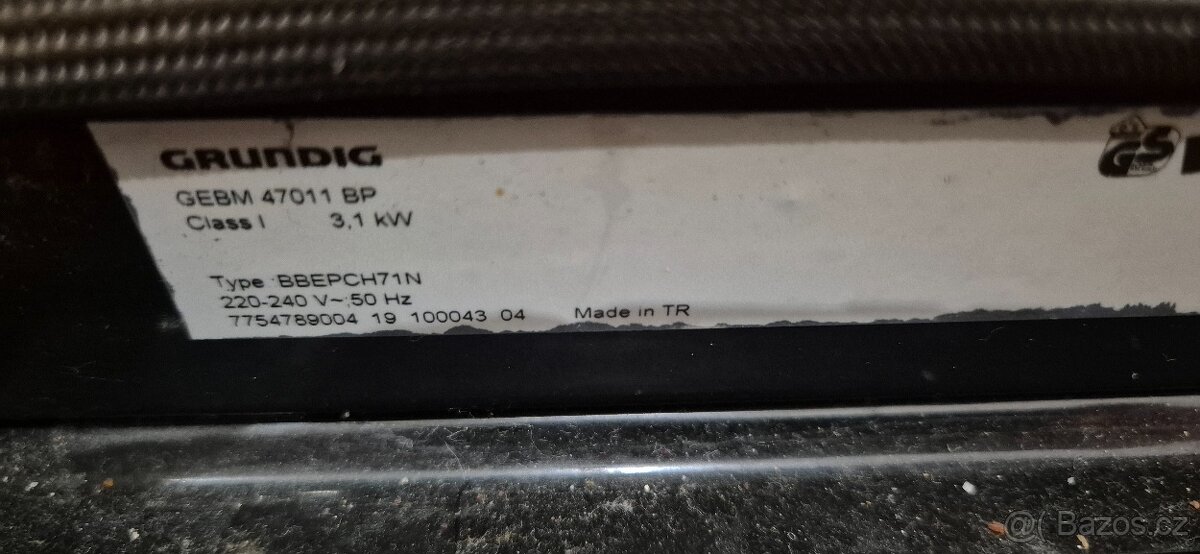 Prodám vestaven set trouba a mikrovlnka Grundig - 3