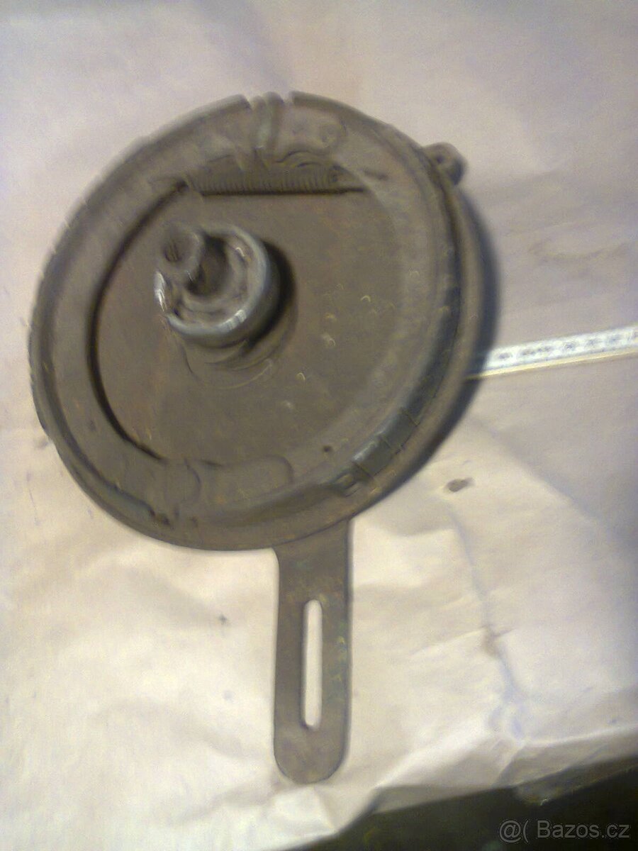 Štít zadní brzdy předválka - 3