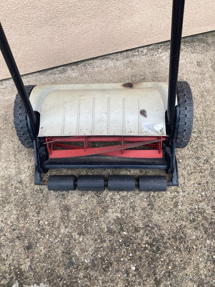 VŘETENOVÁ RUČNÍ SEKAČKA - 3