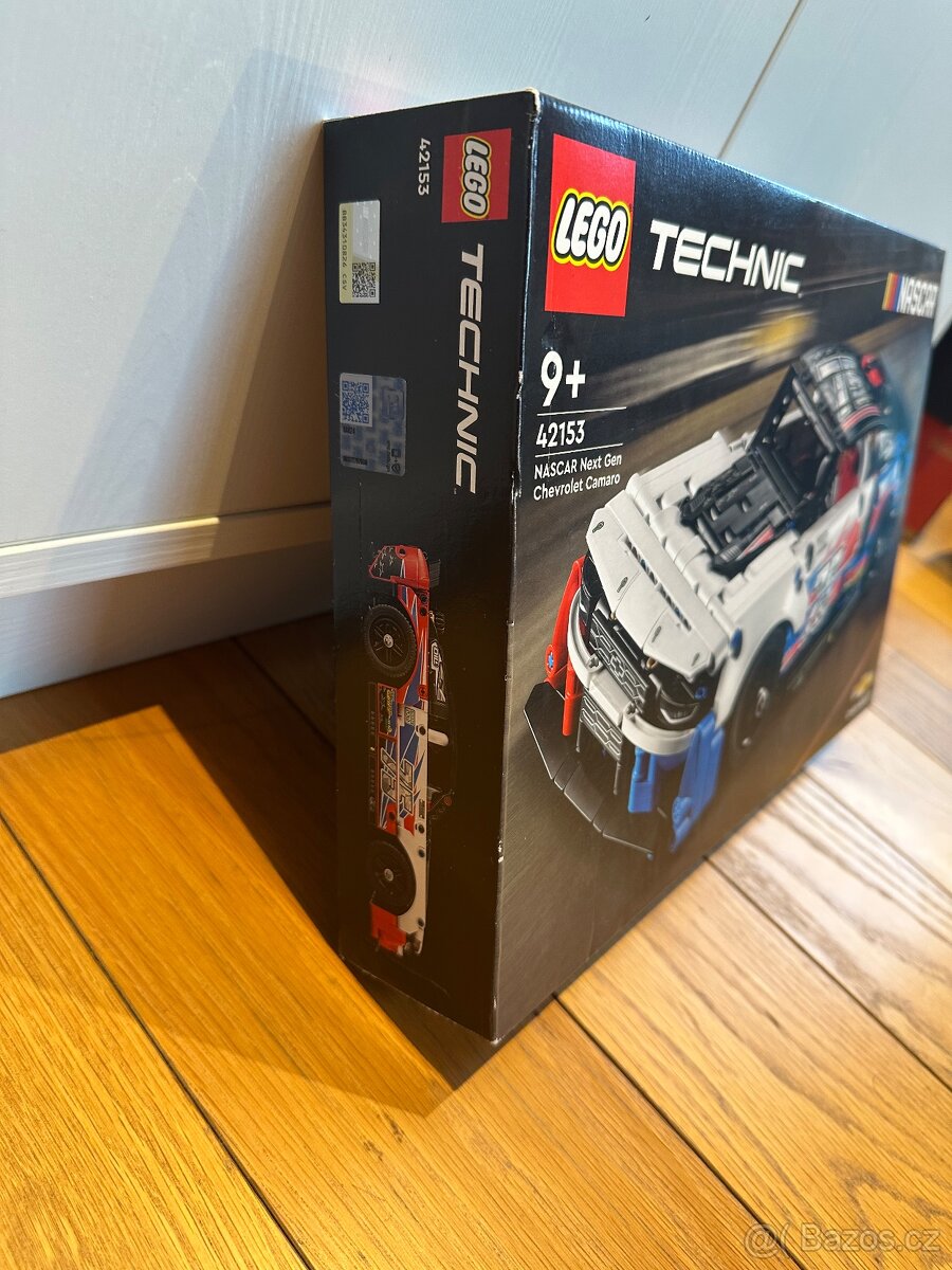 Lego NASCAR 42153 - 3