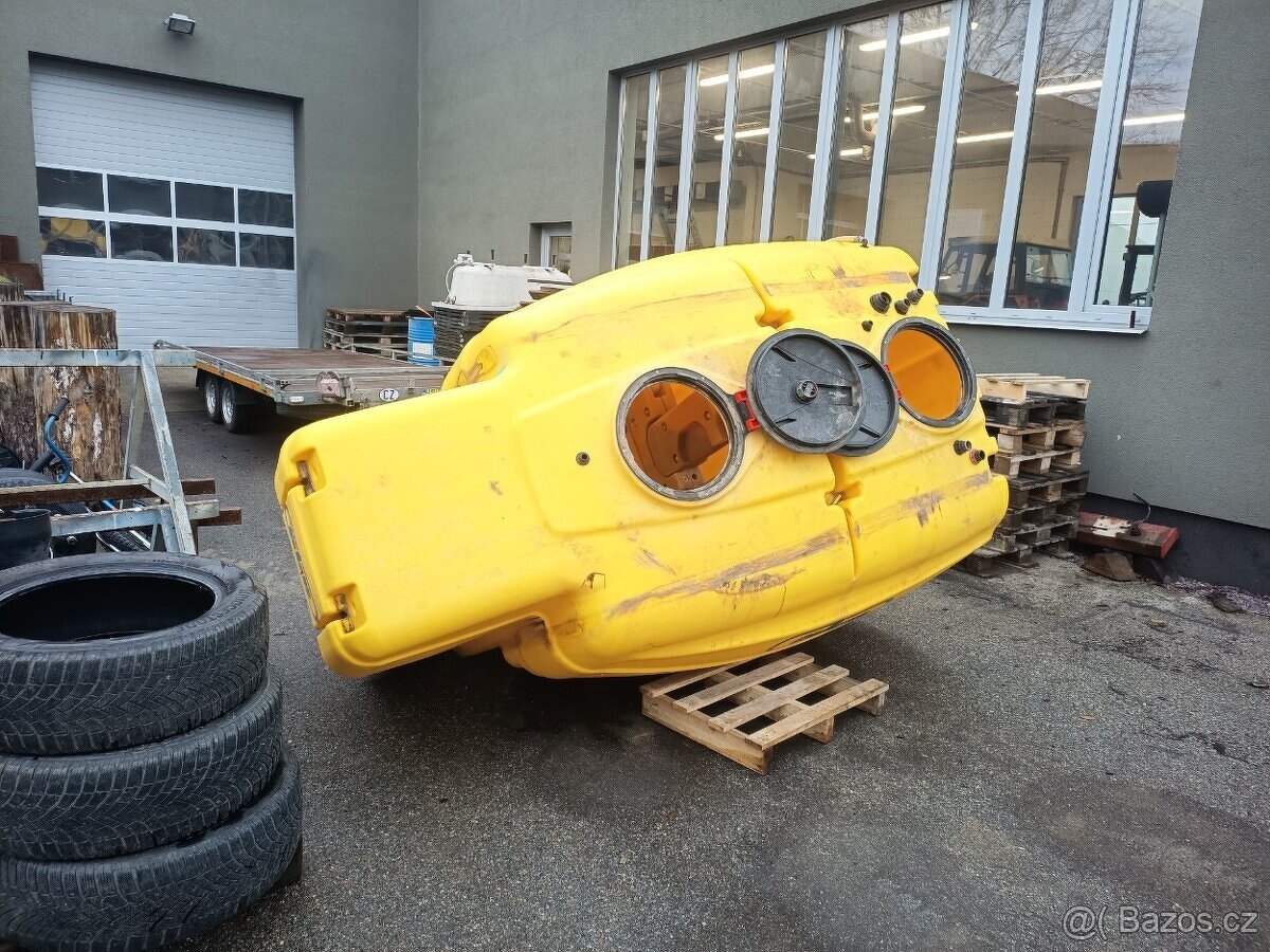 Nádrž z postřikovače 4300 L - 3