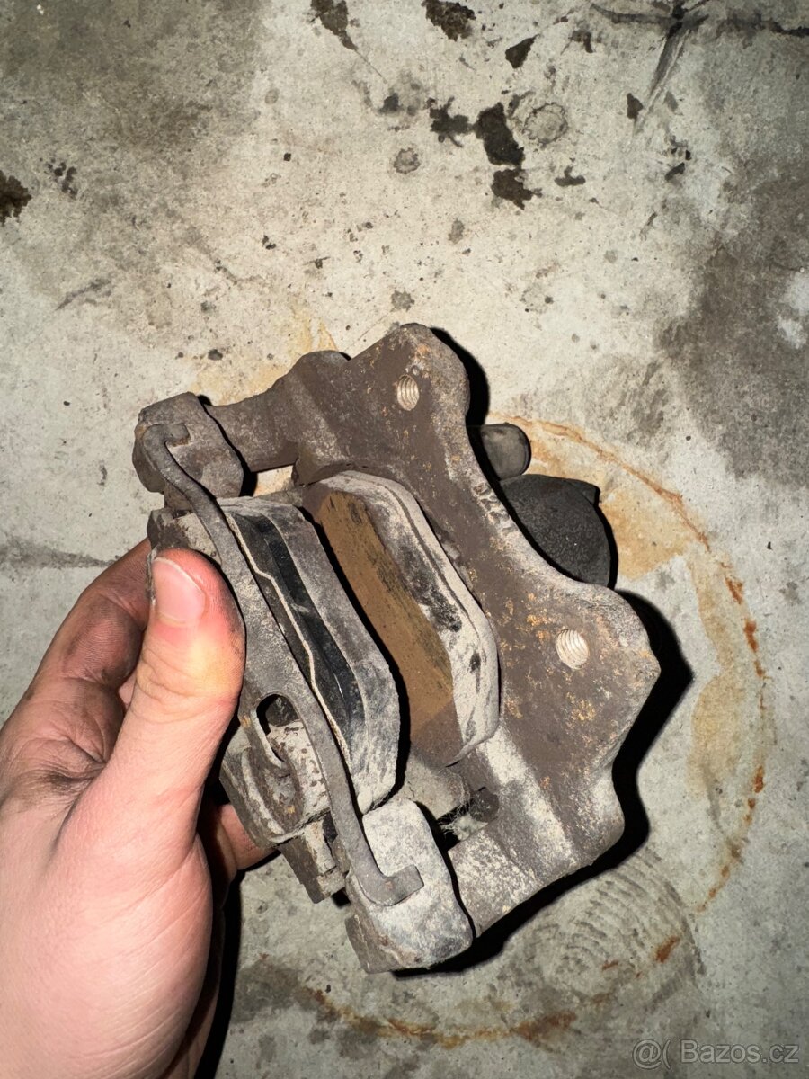 BMW e46 zadní brzdy BREMBO+trmeny - 3