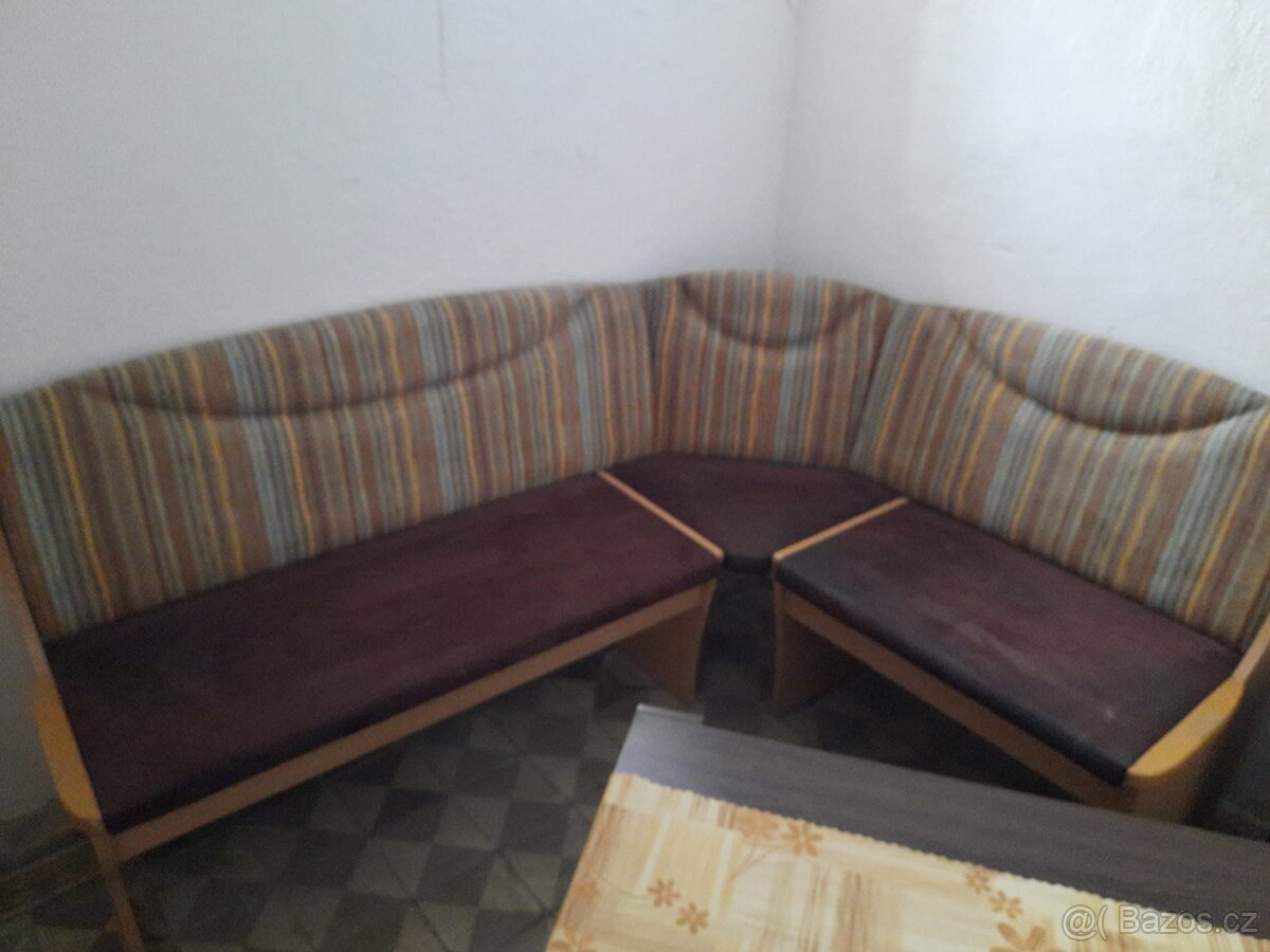 Kuchyňská rohová lavice + 2 židle - 3