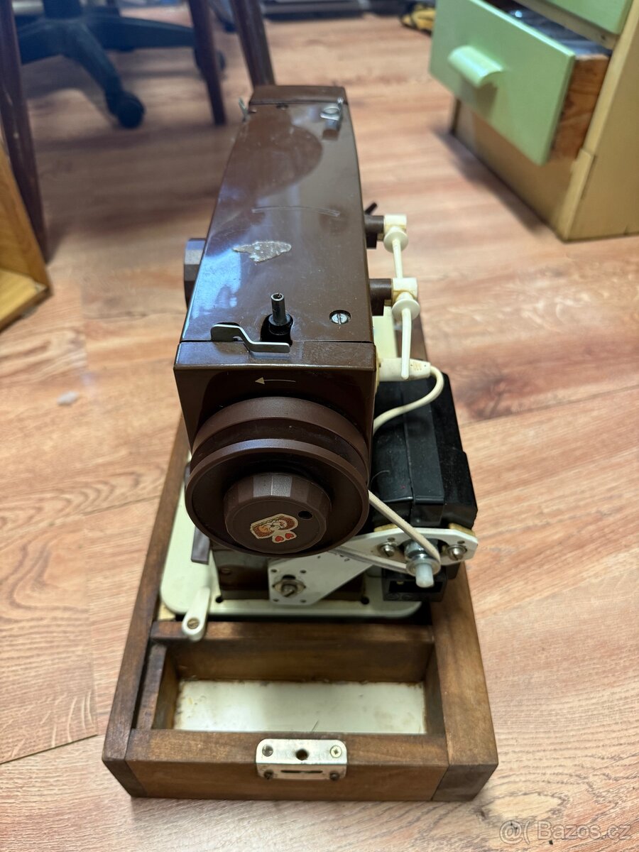 Šicí stroj VERITA - 3