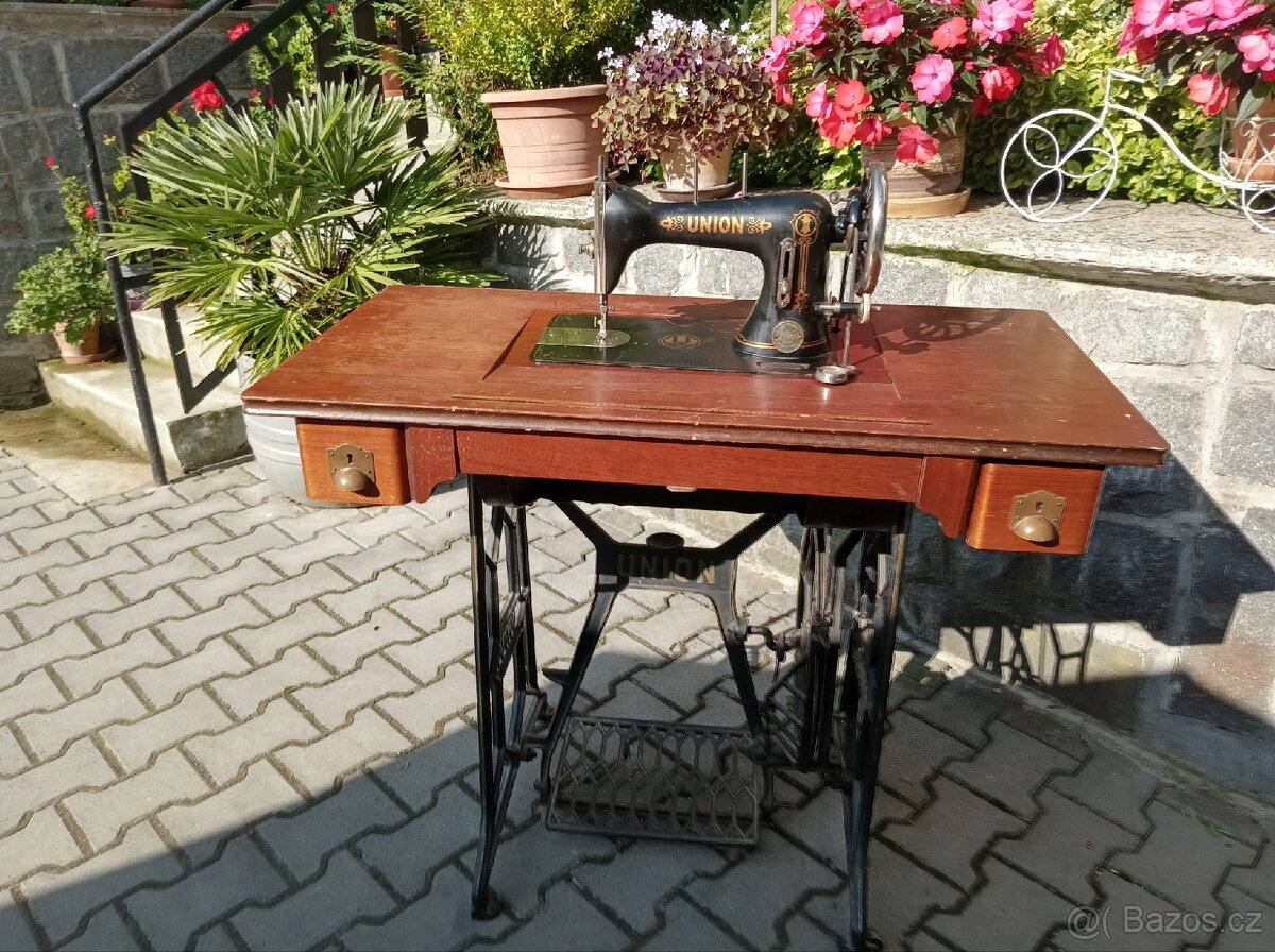 Staré šicí stroje - 3