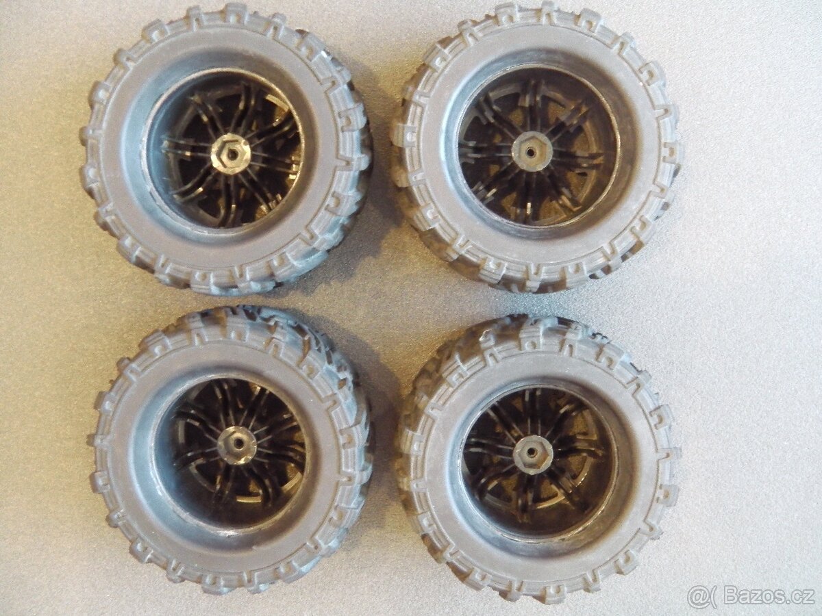 RC KOLA VELKÁ NA AUTA 1/10 - 3