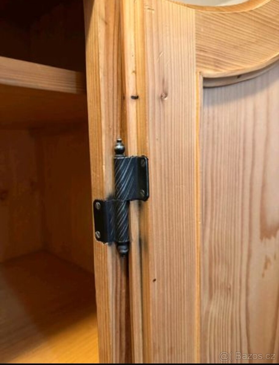 Selská skříň - 3