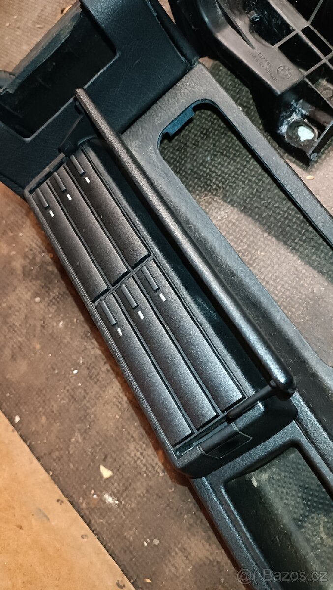 Středový tunel s loketní opěrkou z bmw e36 sedan - 3