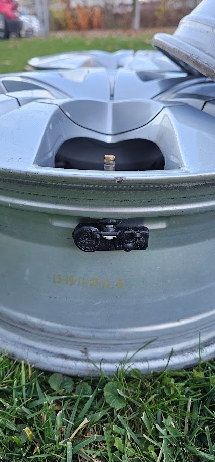 Alu kola 17" za cenu plechu :-) - 3