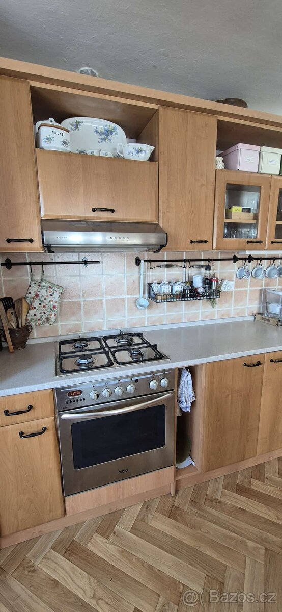 Kuchyňská linka vč. spotřebičů - 3