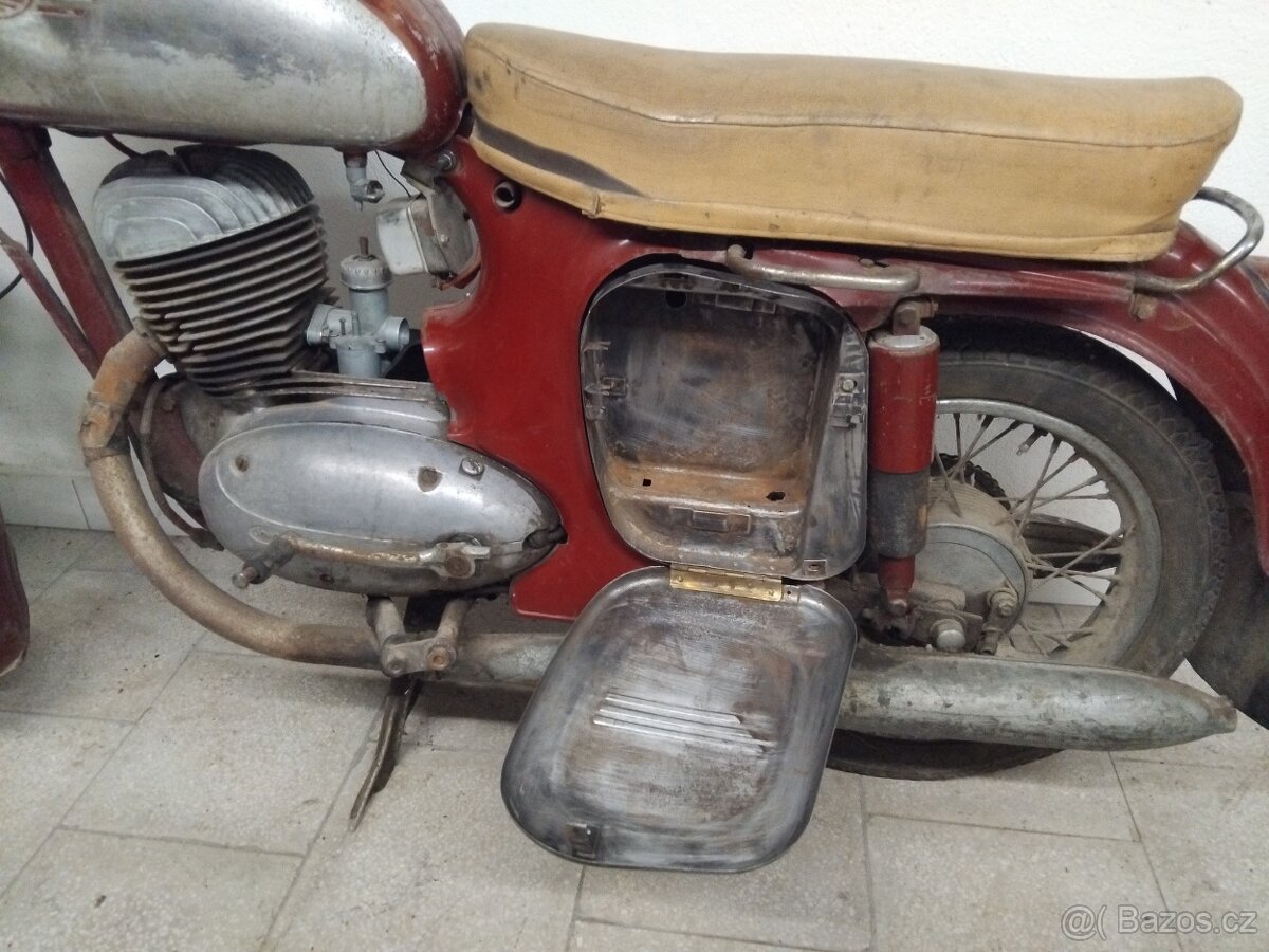 Jawa 250/559 - 3