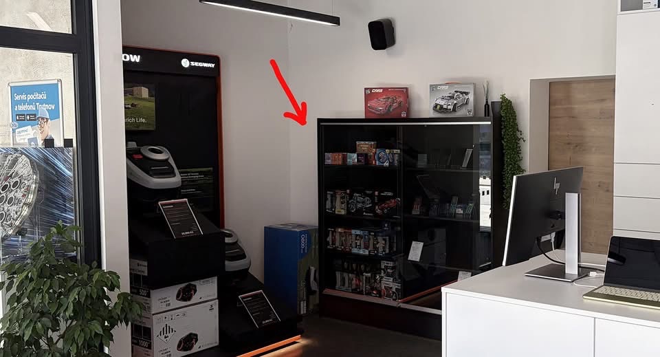 Prosklená uzamykatelná vitrína, černá, 2ks - 3