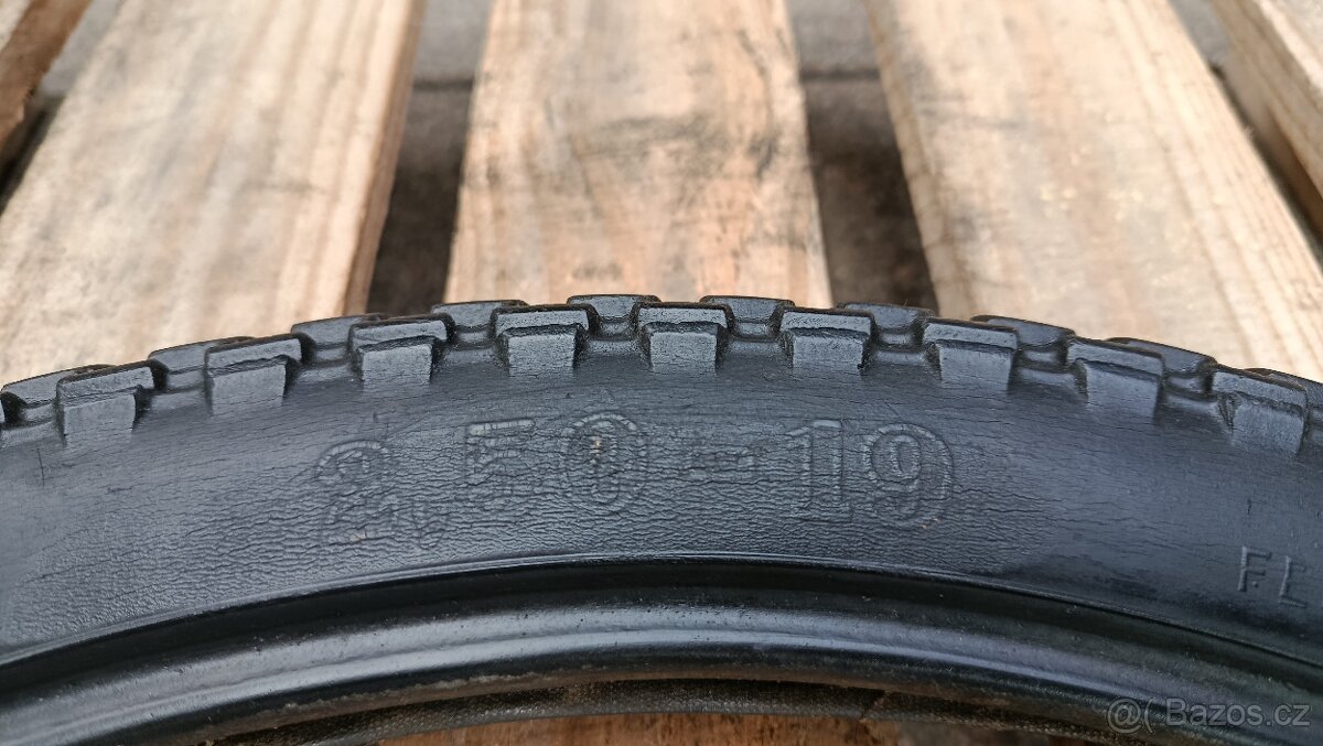 Baťa Polar 2,50-19 original motopneu - 3