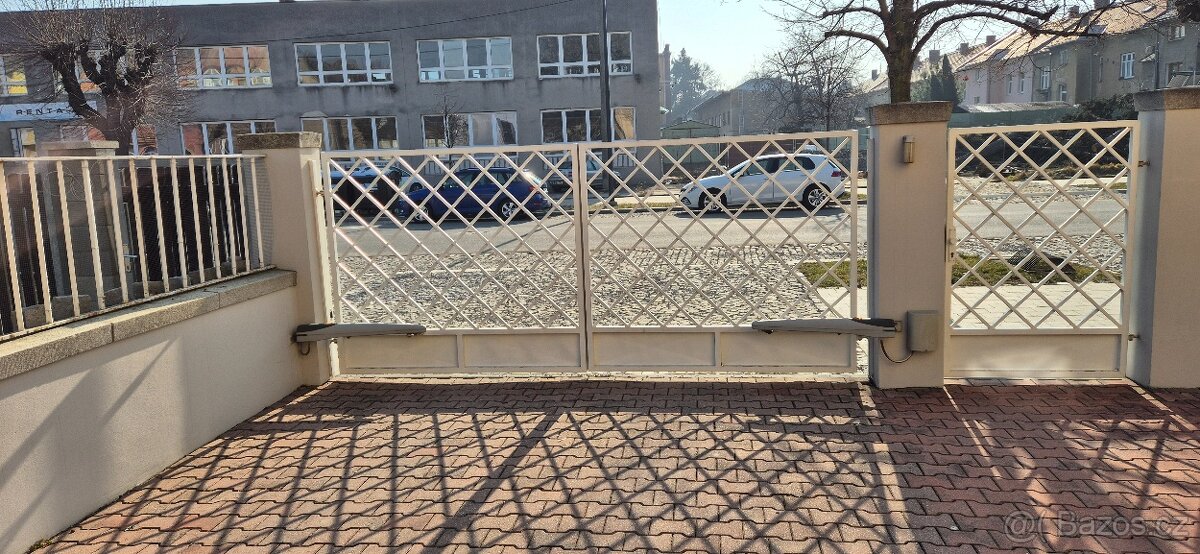 Pohon dvoukřídlé brány Nice + řídící jednotka plně funkční - 3