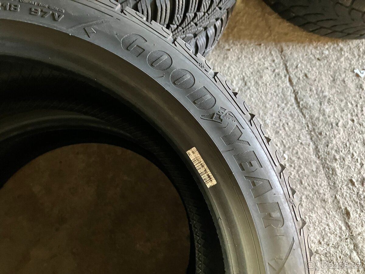 2ks zimní GOODYEAR ULTRAGRIP 245/40R18 - 3