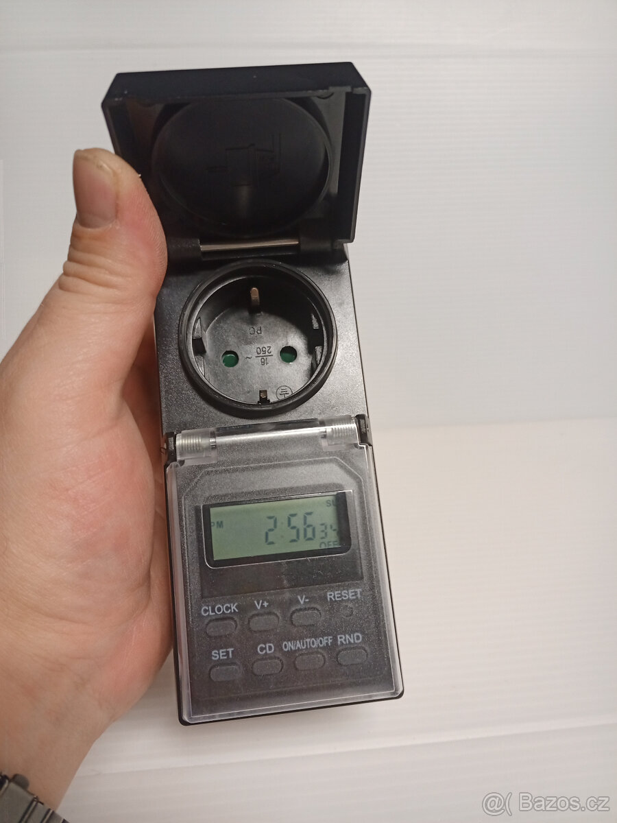 Zásuvka s časovačem venkovní - 3