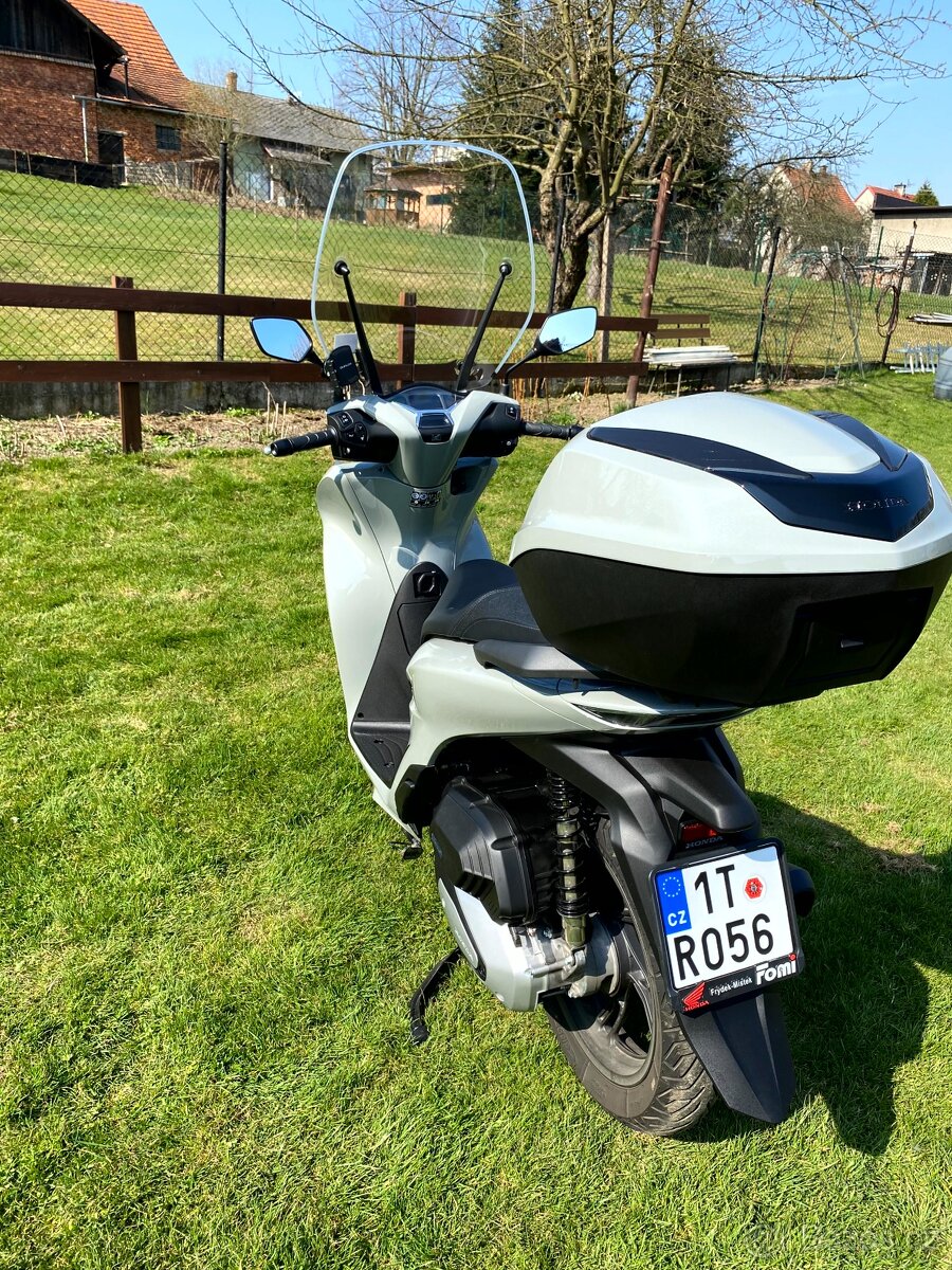 Skútr HONDA 125 SH - 3