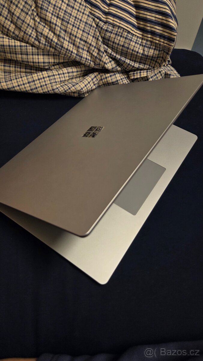 Microsoft Surface 15 RYZEN EDITION - 3