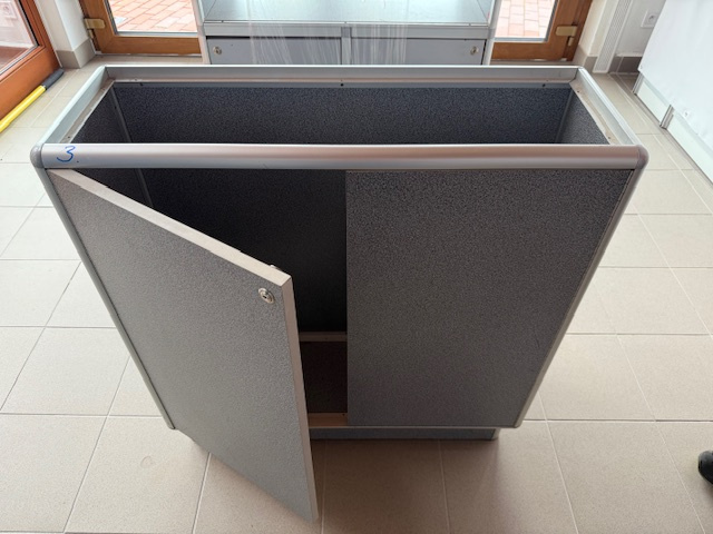 Skříňky, pulty vybavevení prodejny - 3