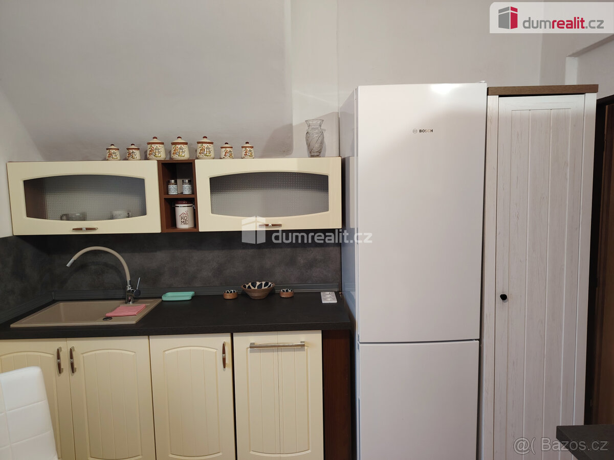 Pronájem prostorného bytu 2+1 (75m2) + terasa (14m2), ul.Pur - 3