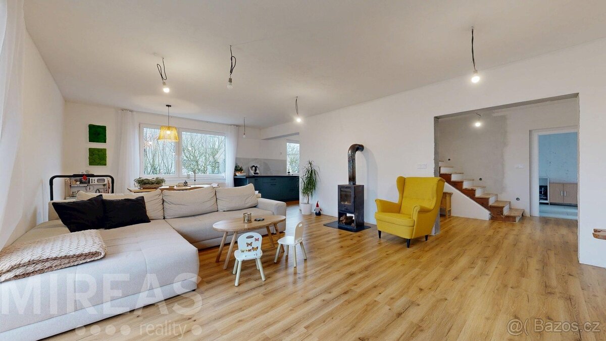 Sovínky, pronájem RD 4+1, 148 m2, na pozemku 692 m2, okr. Ml - 3