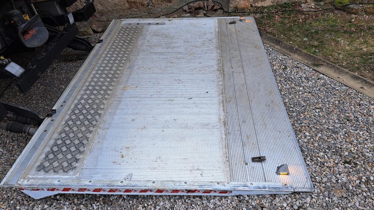 Prodám hydraulickou plošinu Dhollandia DHLM.15 - 3