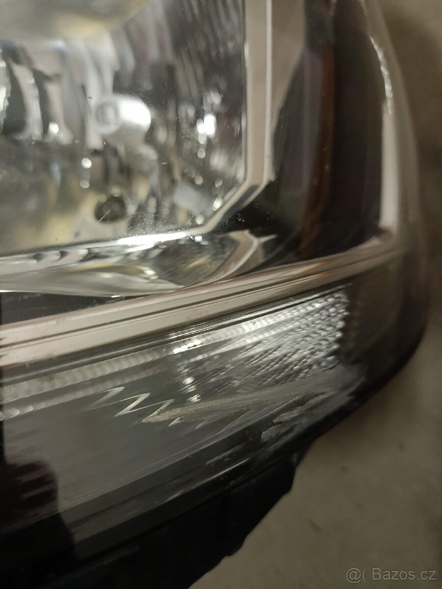 Přední levý halogenový světlomet VW t6 - 3