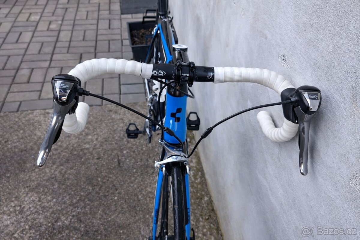 Karbonové silniční kolo CUBE - 3