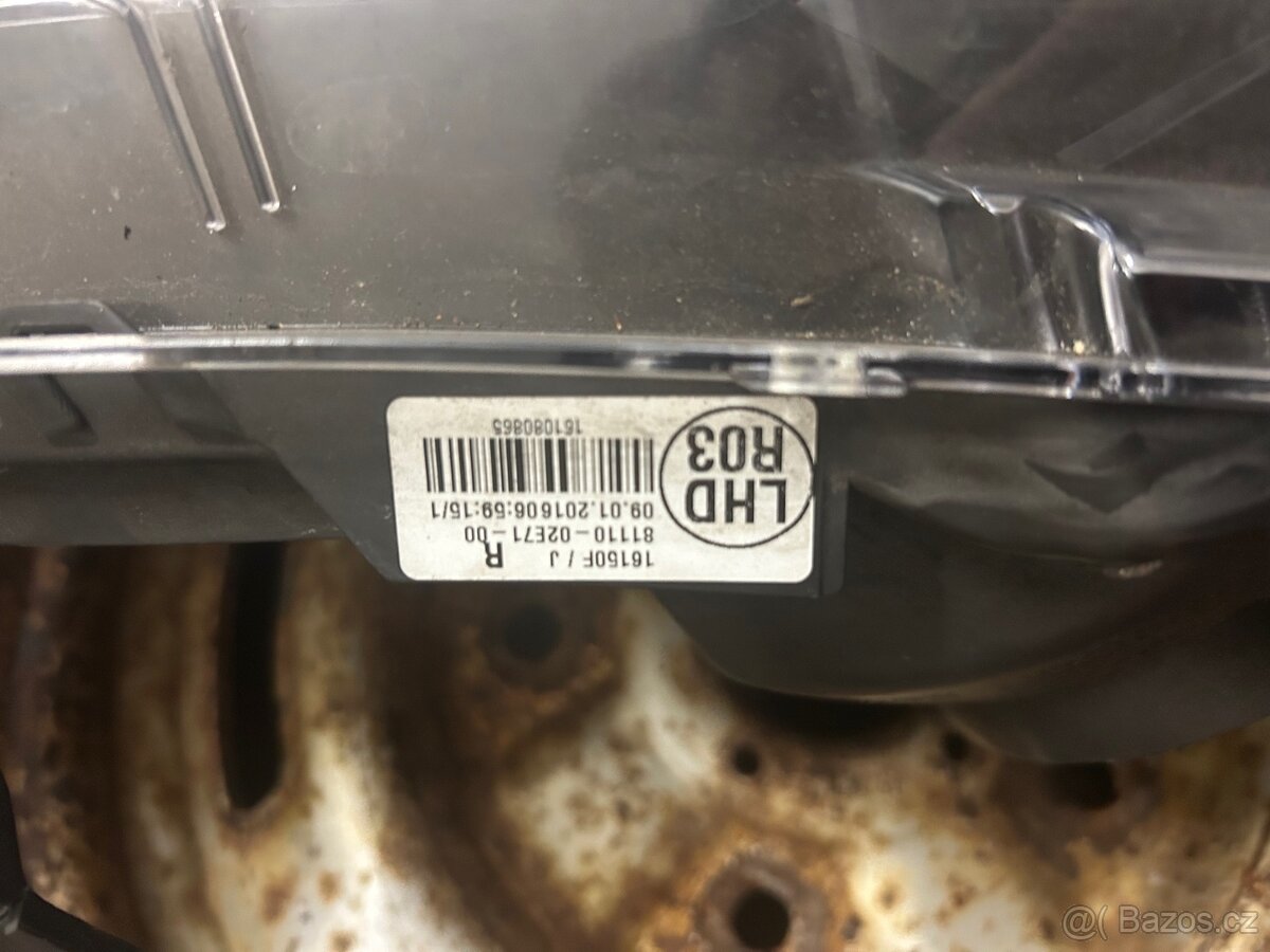 Toyota Corolla přední světlomet - 3