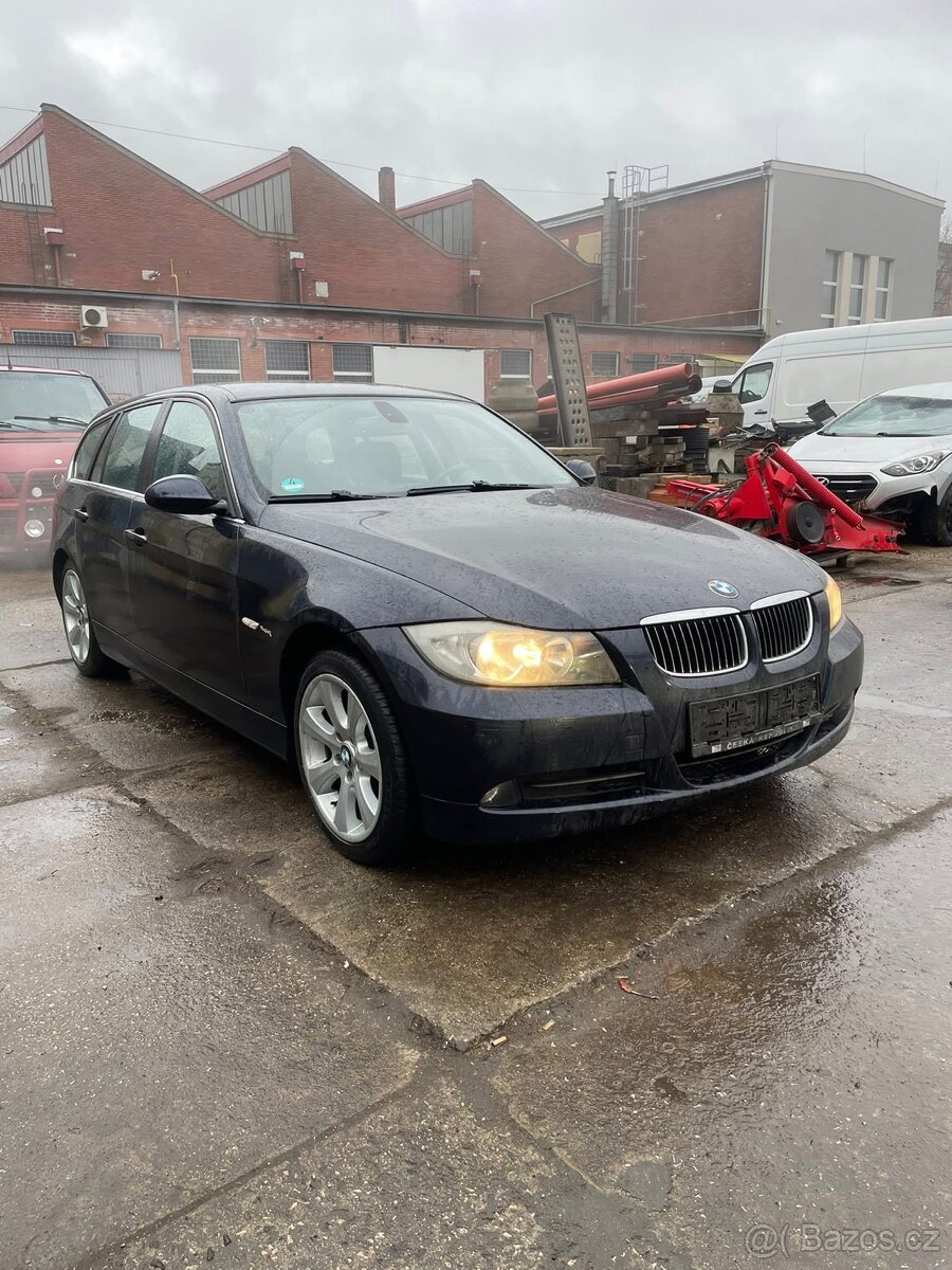 BMW e91 cely vůz po dílech - 3